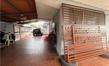 VENTA CASA CON ESTRUCTURA MULTIFAMILIAR EN PARQUE LEFEVRE EV
