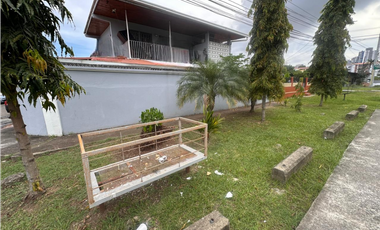 VENTA CASA CON ESTRUCTURA MULTIFAMILIAR EN PARQUE LEFEVRE EV