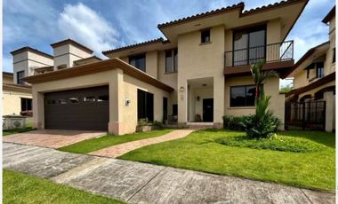 VENTA DE CASA CLAYTON AMOBLADA 545M2 EMBASSY CLUB MLD