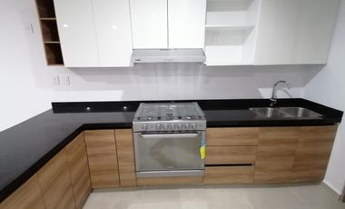Capittala CASA en RENTA, 3 recámaras, privada con amenidades!!!
