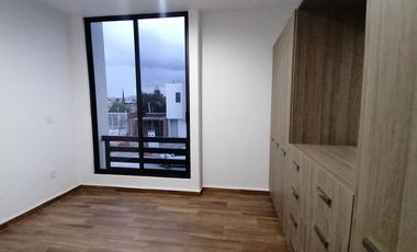 Capittala CASA en RENTA, 3 recámaras, privada con amenidades!!!