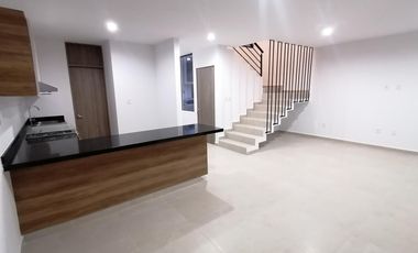 Capittala CASA en RENTA, 3 recámaras, privada con amenidades!!!
