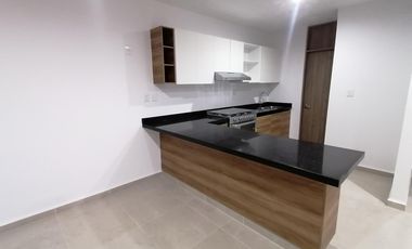 Capittala CASA en RENTA, 3 recámaras, privada con amenidades!!!