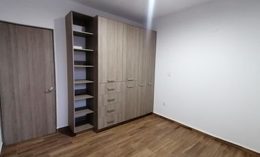 Capittala CASA en RENTA, 3 recámaras, privada con amenidades!!!