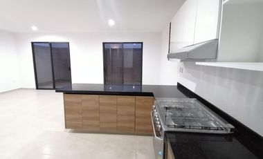 Capittala CASA en RENTA, 3 recámaras, privada con amenidades!!!