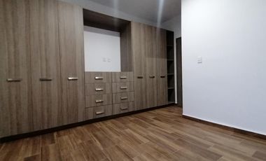 Capittala CASA en RENTA, 3 recámaras, privada con amenidades!!!