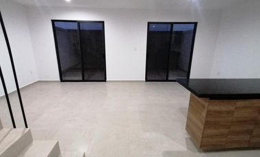 Capittala CASA en RENTA, 3 recámaras, privada con amenidades!!!