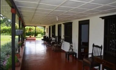 Se vende finca en  Quimbaya - 8 cuadras