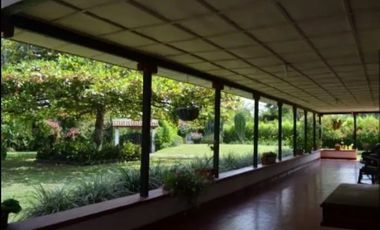 Se vende finca en  Quimbaya - 8 cuadras