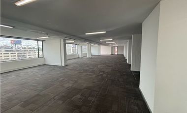 ARRIENDO OFICINA  PISO 6 AREA 550ME CHICO