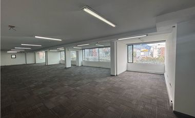 ARRIENDO OFICINA  PISO 6 AREA 550ME CHICO
