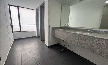 ARRIENDO OFICINA  PISO 6 AREA 550ME CHICO