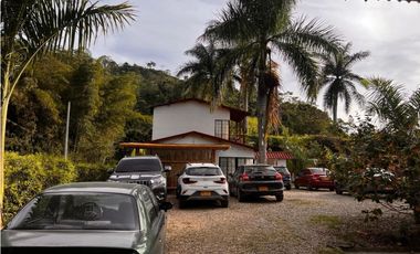 Venta casa con lote en en la vega