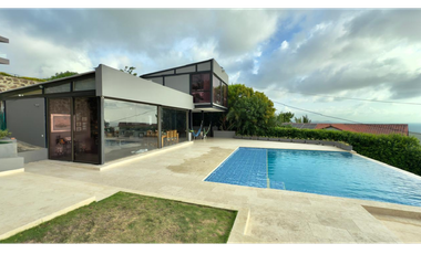VENTA DE CASA EN CONDOMINIO PRIVADO VISTA AL MAR