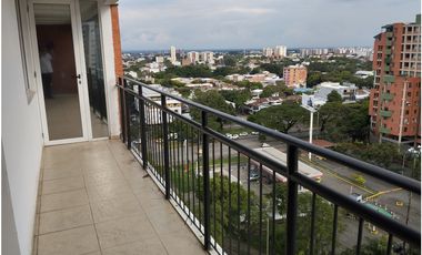 Alquilo Amplio apartamento PentHouse Dúplex frente a chipichape Norte