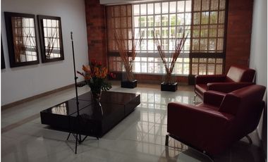 Alquilo Amplio apartamento PentHouse Dúplex frente a chipichape Norte