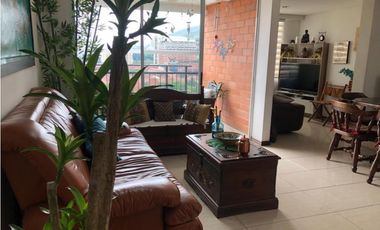 Alquilo Amplio apartamento PentHouse Dúplex frente a chipichape Norte