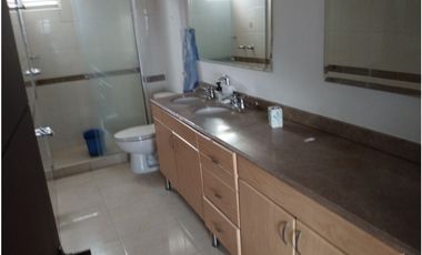 Alquilo Amplio apartamento PentHouse Dúplex frente a chipichape Norte