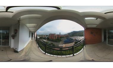 Alquilo Amplio apartamento PentHouse Dúplex frente a chipichape Norte