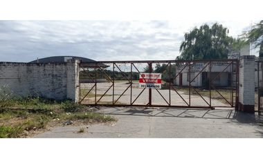 UNICA FRACCION DE 29.639 M2 c/ Tinglado - Oficinas - Vestuarios - Casa