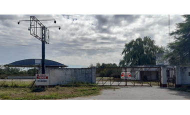 UNICA FRACCION DE 29.639 M2 c/ Tinglado - Oficinas - Vestuarios - Casa