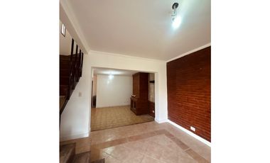 VENTA CHALET DE 4 AMB.C/ PARQUE, QUINCHO Y GARAGE.CONSTITUCION