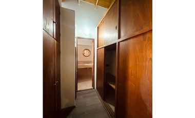 VENTA CHALET DE 4 AMB.C/ PARQUE, QUINCHO Y GARAGE.CONSTITUCION