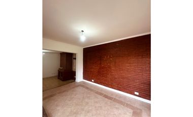 VENTA CHALET DE 4 AMB.C/ PARQUE, QUINCHO Y GARAGE.CONSTITUCION