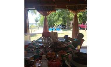 VENDO CASA EN AMPLIO TERRENO, QUINCHO Y PILETA, CANDELARIA MNES