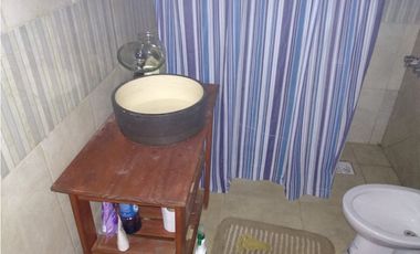 VENDO CASA EN AMPLIO TERRENO, QUINCHO Y PILETA, CANDELARIA MNES