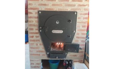 VENDO CASA EN AMPLIO TERRENO, QUINCHO Y PILETA, CANDELARIA MNES