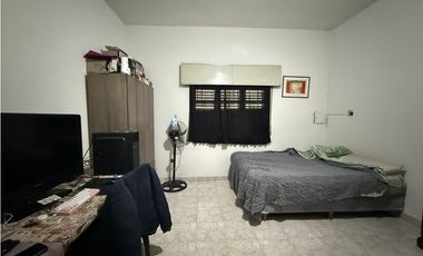 Urdaneta 17, entre Cristiania y Albarracín - Vivienda y local