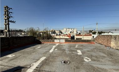 Urdaneta 17, entre Cristiania y Albarracín - Vivienda y local