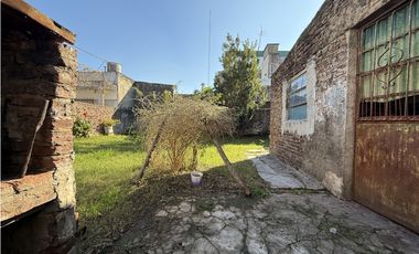 Urdaneta 17, entre Cristiania y Albarracín - Vivienda y local