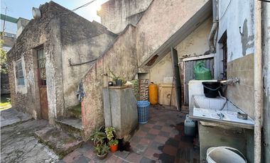 Urdaneta 17, entre Cristiania y Albarracín - Vivienda y local