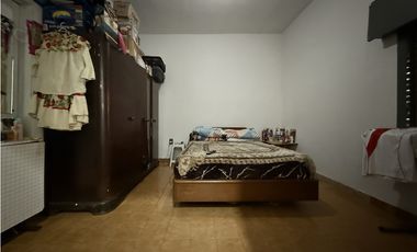 Urdaneta 17, entre Cristiania y Albarracín - Vivienda y local