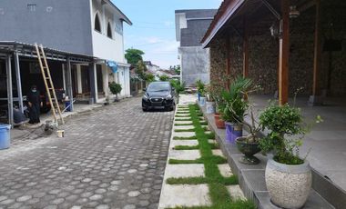 Dijual rumah joglo + Gudang Luas 250m2, dekat ke banyak kampus dan fas