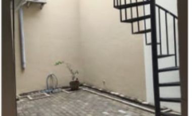 Disewakan rumah yang nyaman dan asri di dalam perumahan royal ketintan