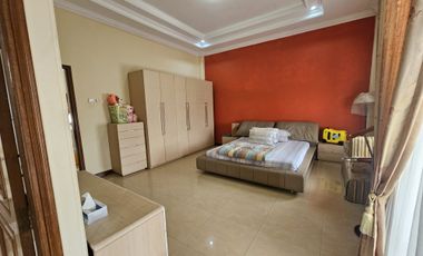 Rumah cantik dan besar siap huni di pupuk