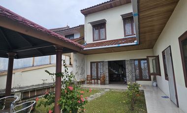 Rumah cantik dan besar siap huni di pupuk