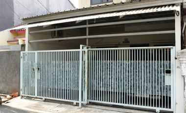 Jual Rumah 2 Lantai Strategis Dekat Stasiun Palmerah Siap KPR J-18457