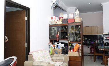 Jual Rumah 2 Lantai Strategis Dekat Stasiun Palmerah Siap KPR J-18457