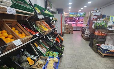 LOCALES CON VIVIENDAS EN BLOQUE