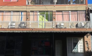 LOCALES CON VIVIENDAS EN BLOQUE