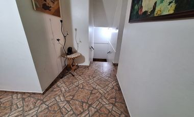 CASA VENTA 6 AMBIENTES LOMAS DE ZAMORA A/ CREDITO