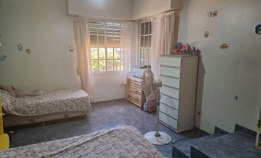 CASA VENTA 6 AMBIENTES LOMAS DE ZAMORA A/ CREDITO