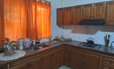 CASA VENTA 6 AMBIENTES LOMAS DE ZAMORA A/ CREDITO