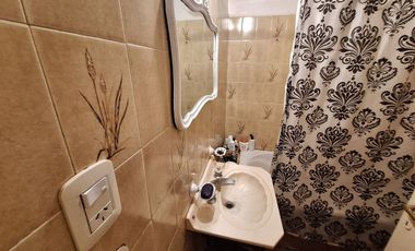 CASA VENTA 6 AMBIENTES LOMAS DE ZAMORA A/ CREDITO