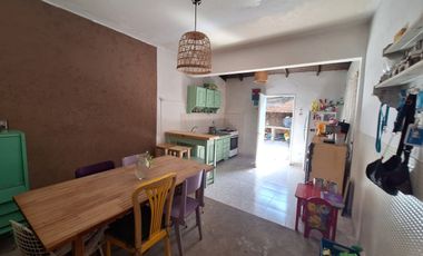 CASA VENTA 6 AMBIENTES LOMAS DE ZAMORA A/ CREDITO