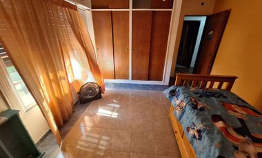 CASA VENTA 6 AMBIENTES LOMAS DE ZAMORA A/ CREDITO